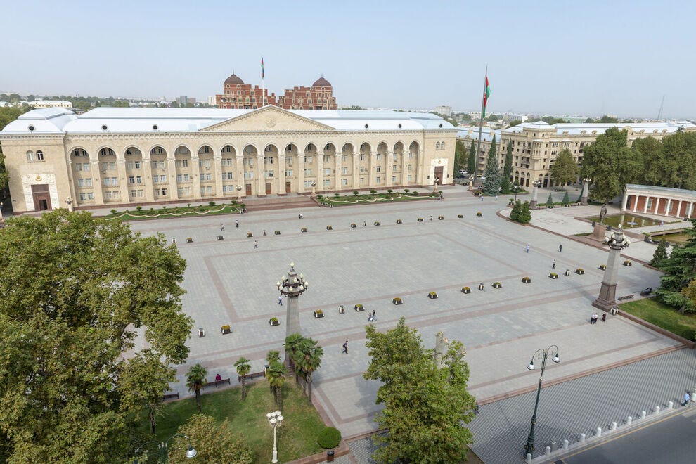 Etibar-J--15-_54_990x660