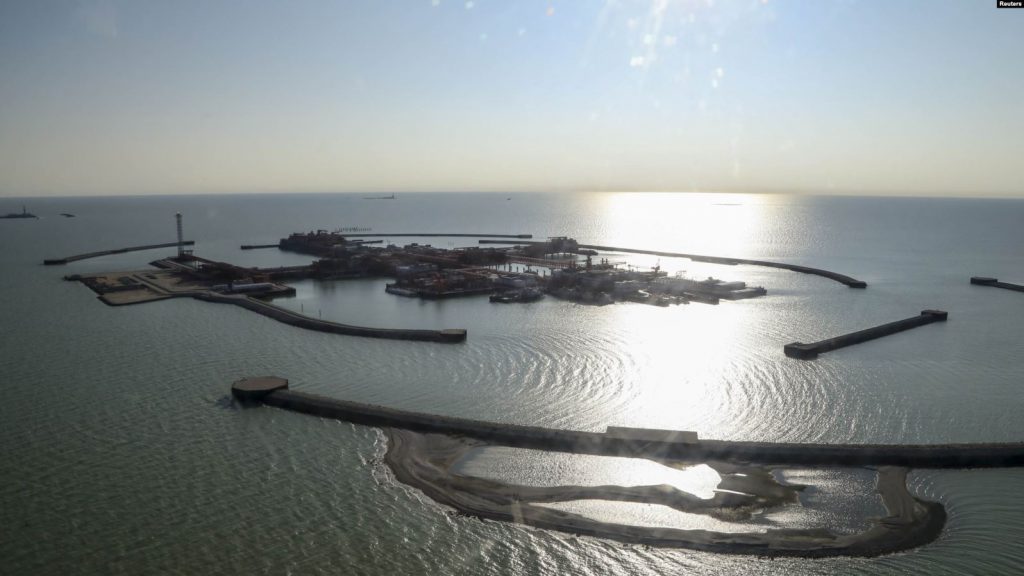 3B25FE0E 482C 49FF B7F1 17B0D35B8A26 w1597 n r1 st 1024x576