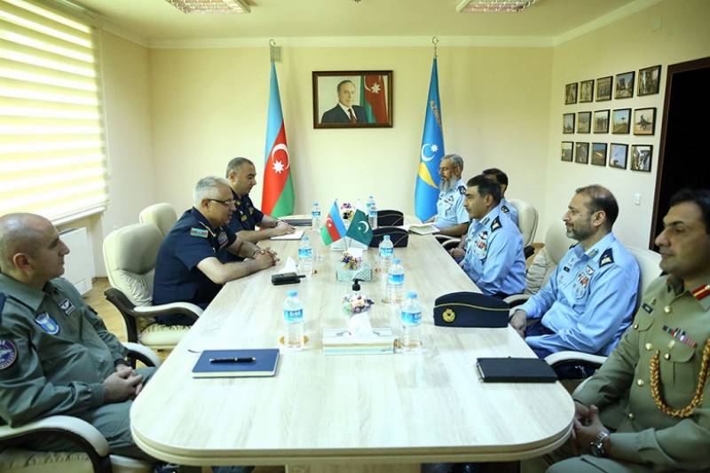 Paf delegation meets azerbaijan s top air force commander 1623947760