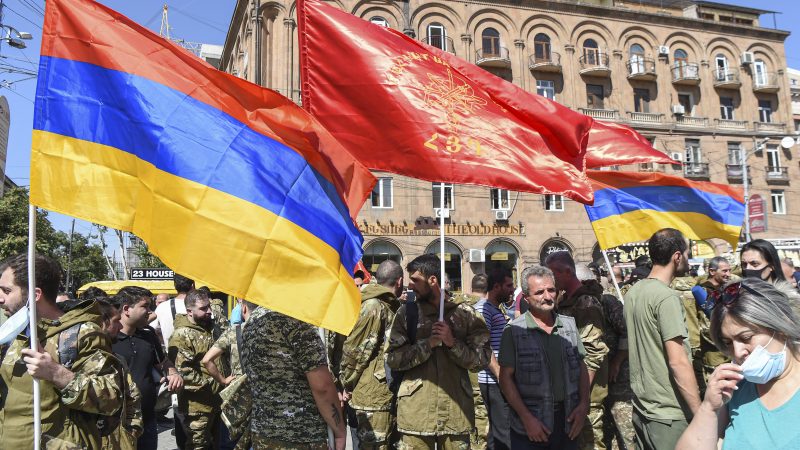 Armenians mobilise for Karabakh 800x450
