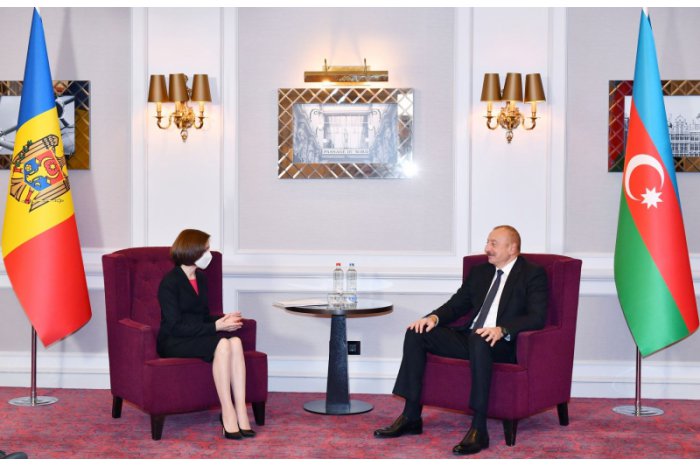 21009717 big1639674216