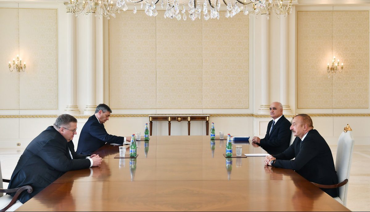 257960ee0dc7f08b5 60ee0dc7ed27e