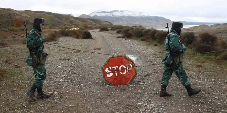 Azeri troops 750x375