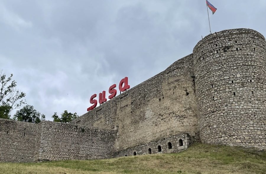 1 Panah Ali Khan fortressS