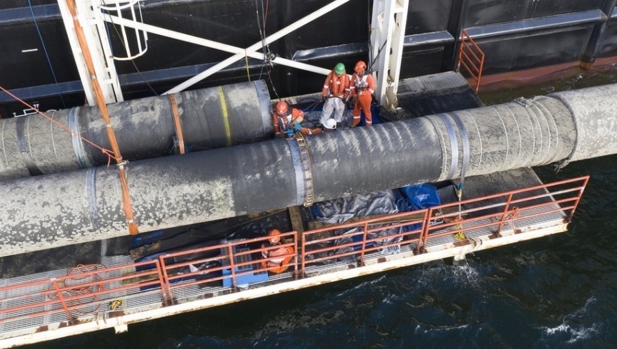 BneGeneric Russia nord stream 2 pipeline on ship