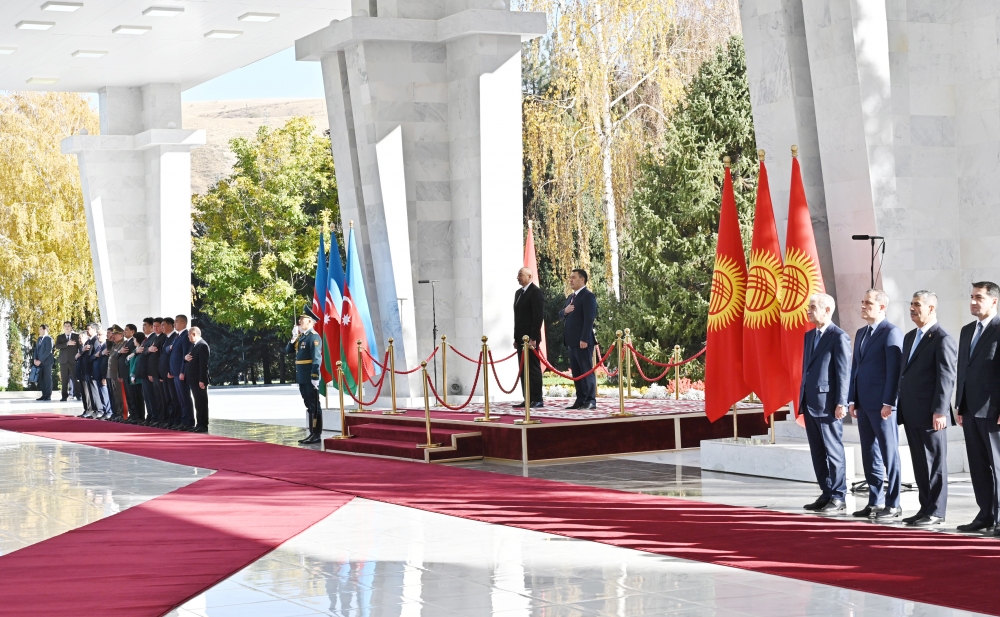 16654871571063437413 1000x669