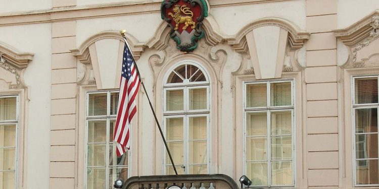 US embassy Prague eagle lion 2849 750x375