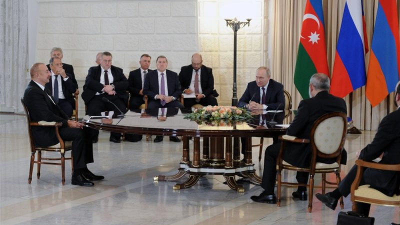 Putin Aliyev Pashinyan 800x450