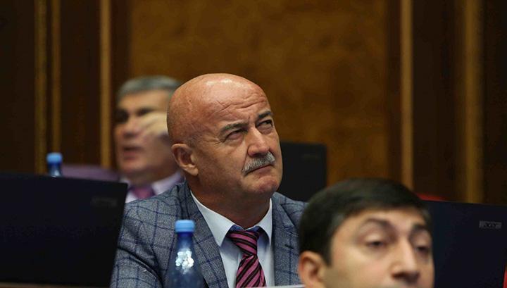 6413aac1c095fcbd962258b4c69d413d M