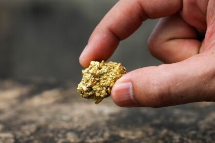 1633114141 6136997 1633114087 850184gold ore