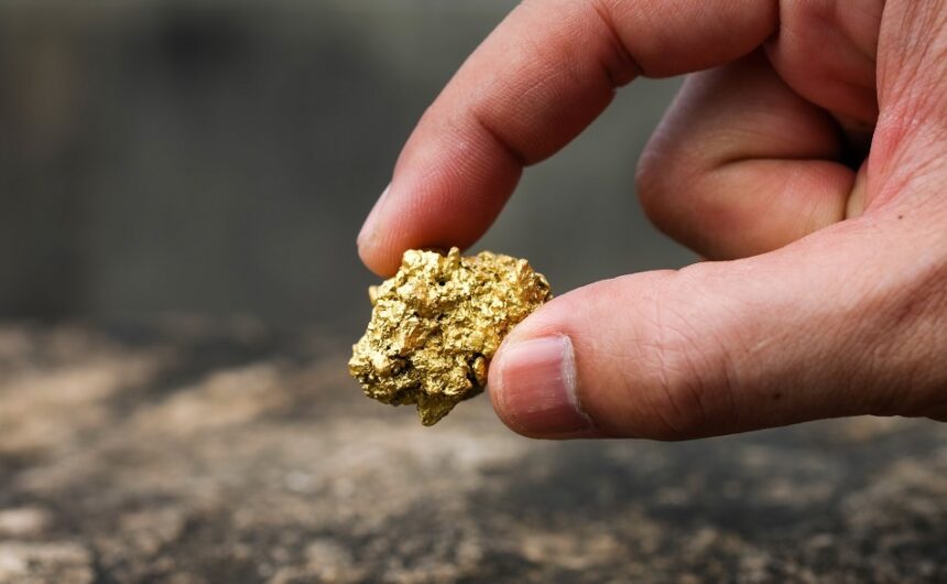 1633114141 6136997 1633114087 850184gold ore