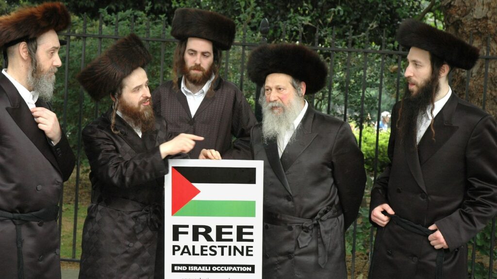 Members_of_Neturei_Karta_Orthodox_Jewish_group_protest_against_Israel