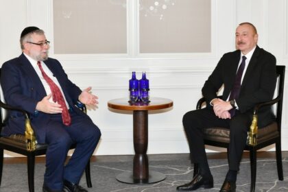 02b98525 abf3 3797 b327 33773a36f55c