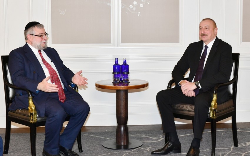 02b98525 abf3 3797 b327 33773a36f55c