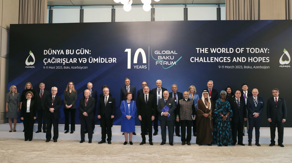 16783466981074356953 1000x669