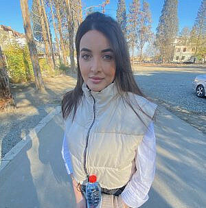 Arzu-Jaeed-Photo-by-Robert-Sarner-300x480