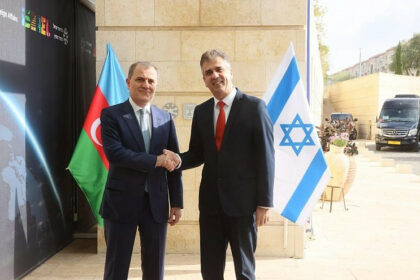 FsYrXH5WIAA TnS 880x495