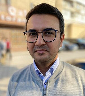 Ravan-Hasanov-Exec.-Dir.-of-International-Center-of-Multiculturalism-in-Baku-Photo-by-Robert-Sarner-300x480