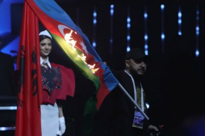 Sojjenie flaga azerbaijan erevan