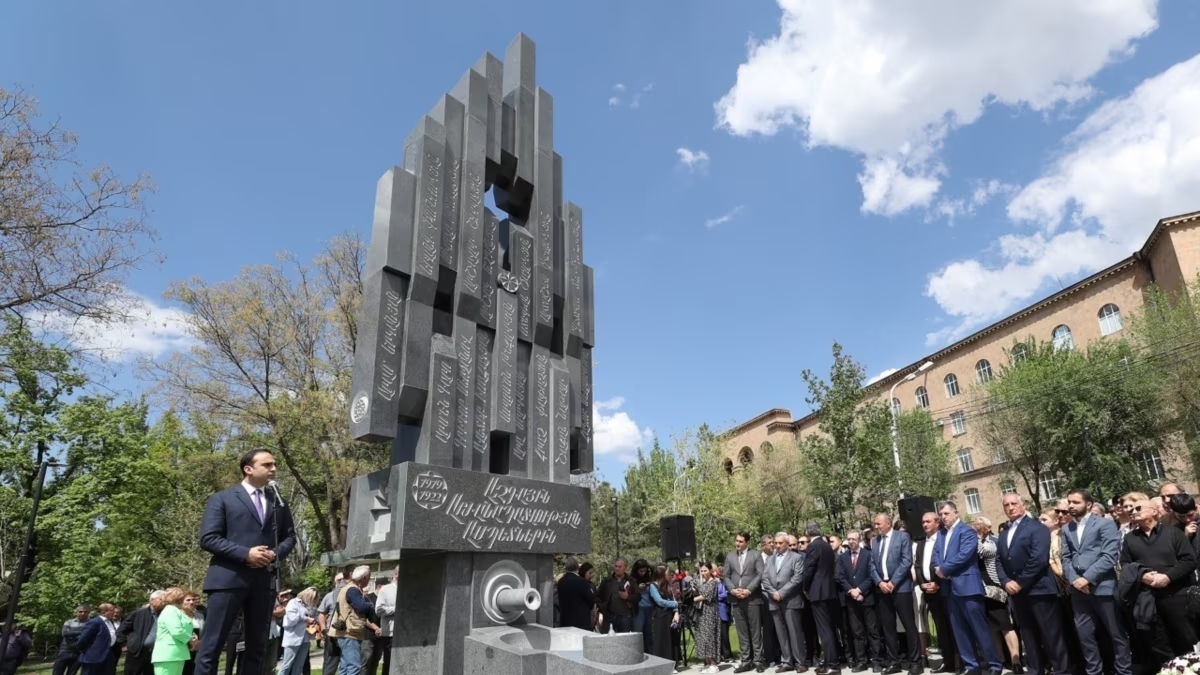 01000000 c0a8 0242 0b66 08db46378586 w1200 r1