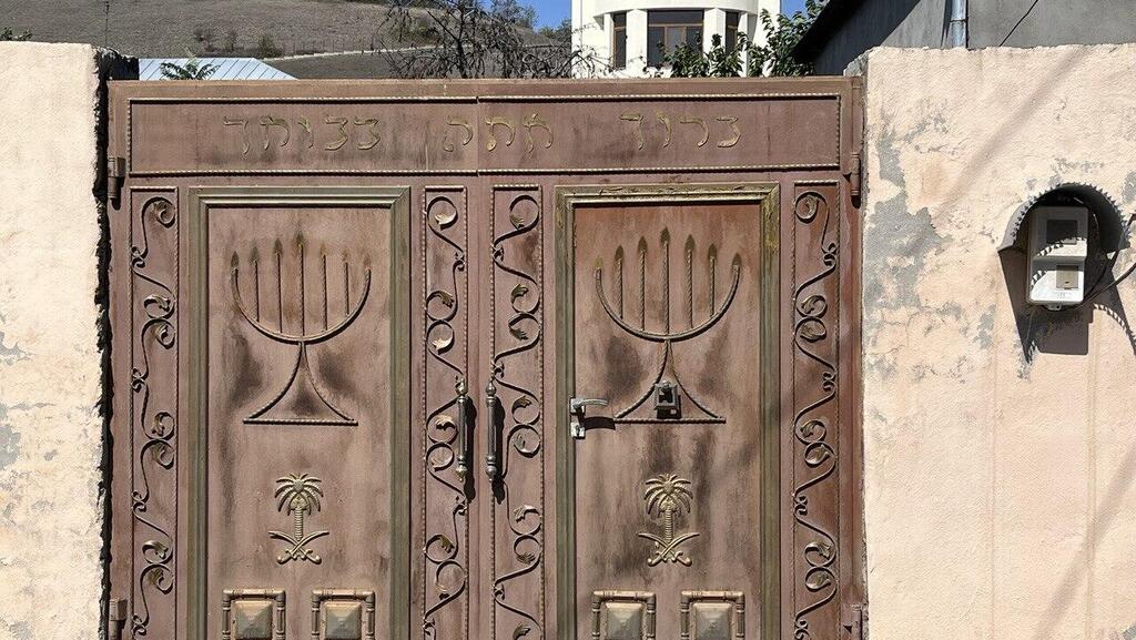 B1xU4kMUn 0 54 1280 721 0 x large