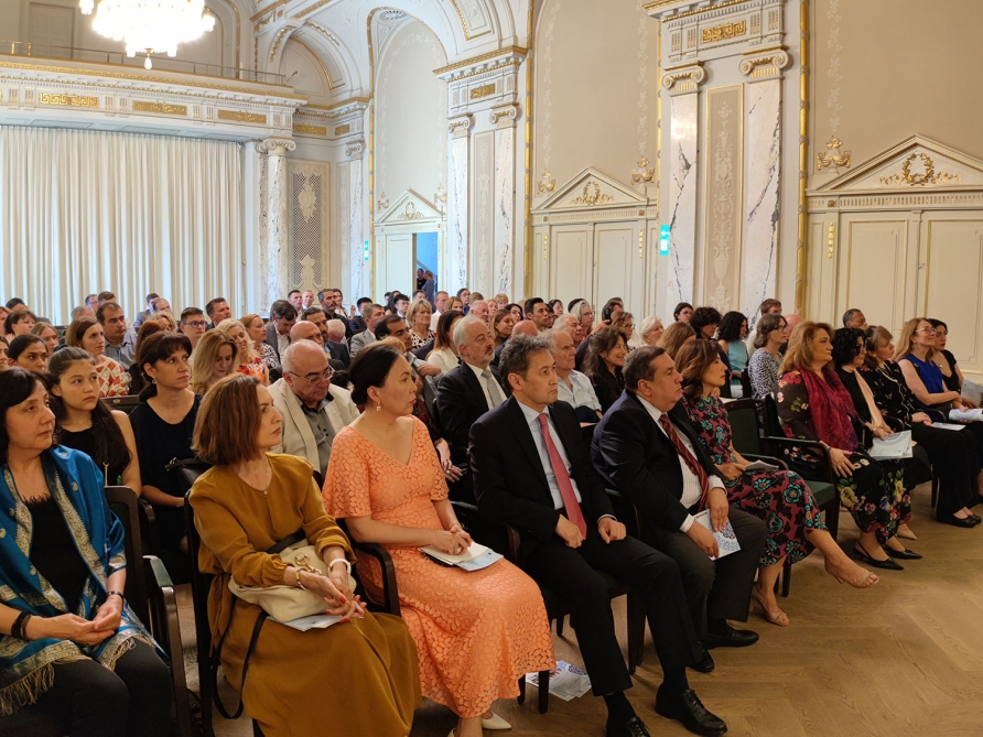 1687949313299327787_1000x669