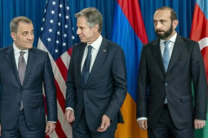 Arm Azer peace talks July 2023.jpg