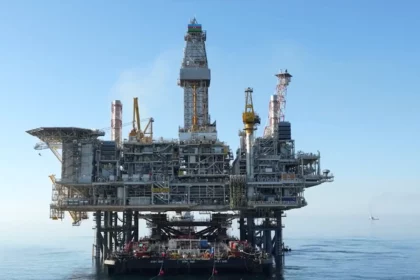 ACE topsides installation Source BP