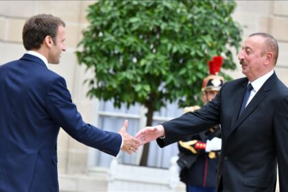 Thumbs b c 5d8e75f64aadb13c17b8a2d402472736