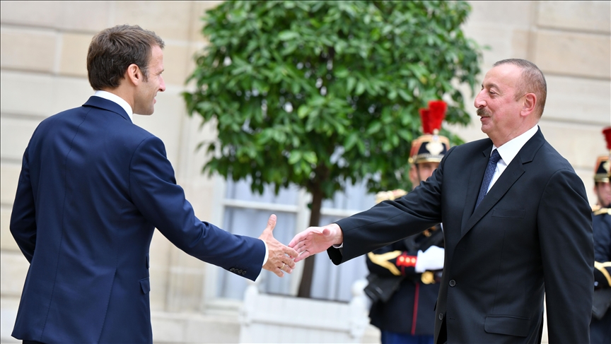 Thumbs b c 5d8e75f64aadb13c17b8a2d402472736