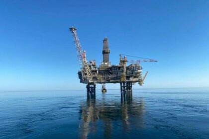 ACE topsides installation Source Mammoet