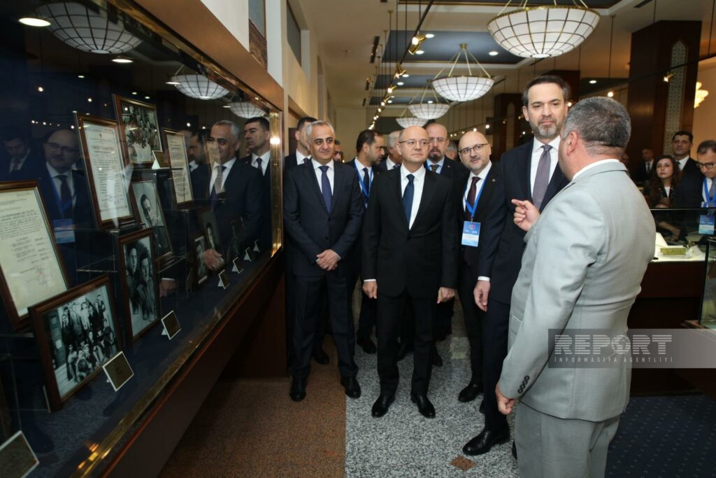 c9fbc80c-8c19-3996-b786-c3e811b47f7e