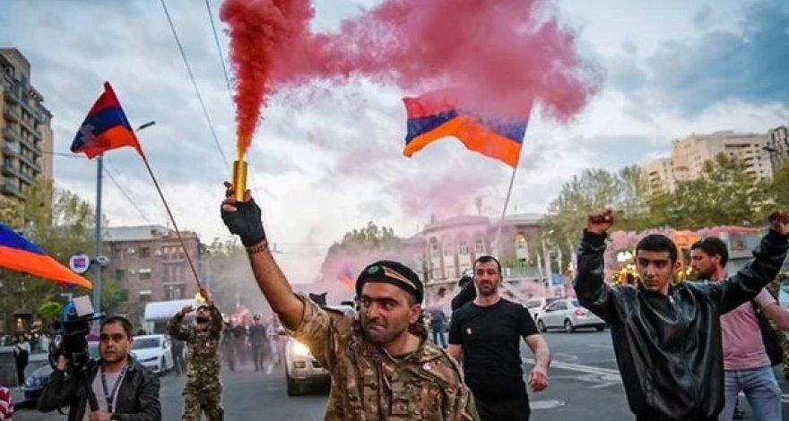 5ebfeb6b975f5b7872ff7125b96da196