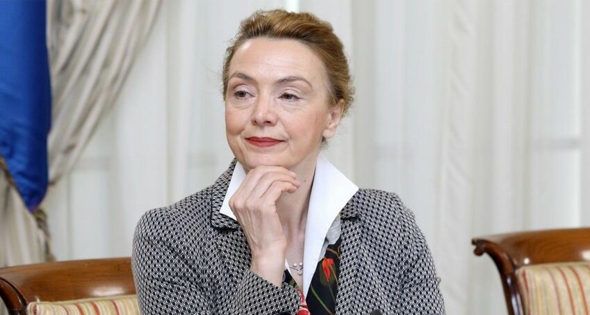 83232297 8348 3a89 90dc 590565afe2f9 850