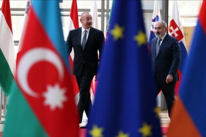 Thumbs B C 1f9a39374e3d2dfeafb098c7a0a1874b