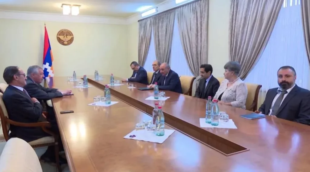 1 L40deactm 3flt6sxhlecw