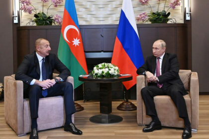 72738b53 7e83 3c6d B096 8c0b3c73a19c 850