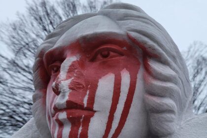 824c90dface02f4d0883a3f5c3e83168