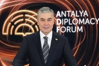 Adbb8d533bf72536a04a3350241b732d (1) Kopie