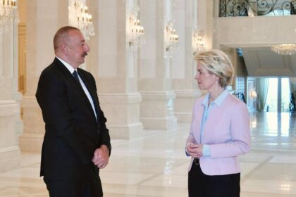 165822645862d6871a367ce4.52012332