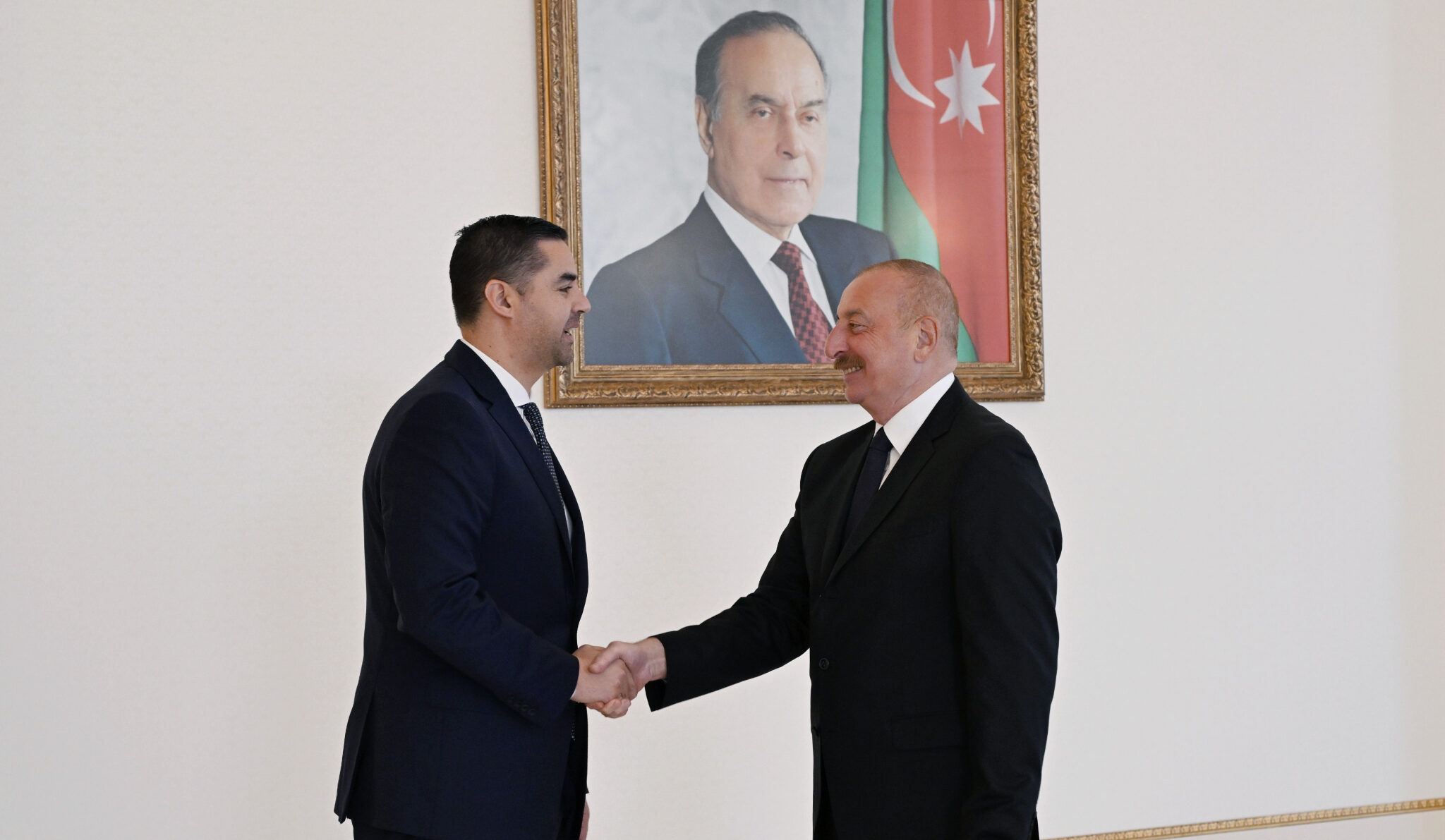 17156673414826056666 2048x1416