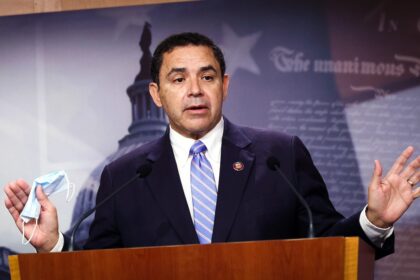 Gettyimages 1331494955 Henry Cuellar Twitter Supporters Kopie