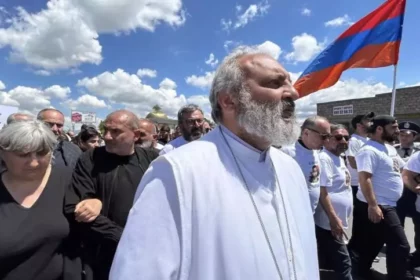 Armenian Church Protests Against Pashinyan.jpg