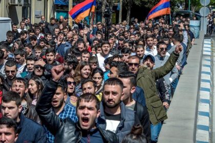 31463 Arm180416armeniaprotest 1523882728586