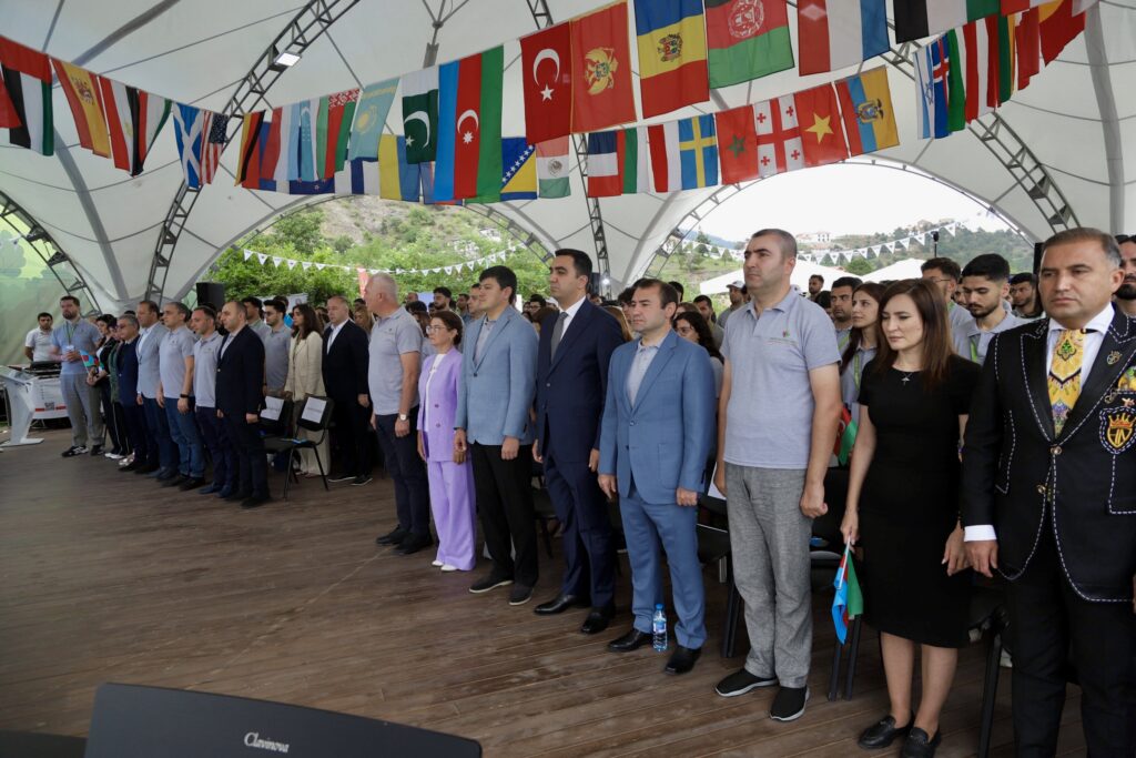 V Düşərgə Açılış Rəsmi