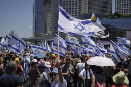 Demonstranten Schwenken Am 7