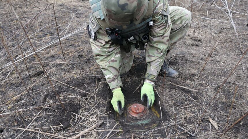 231214 Ukraine Demining Gettyimages 1745609908 E1702565400701