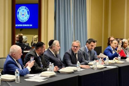 F40745f1 1f32 3283 B026 F991f4f54953 850