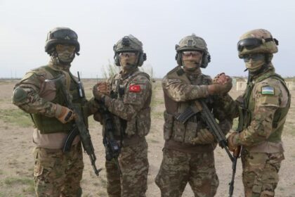 Turkish and uzbek soldiers