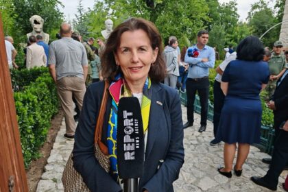 Ee57ca2a a53a 3caa b796 0828dbc0ebe3 850